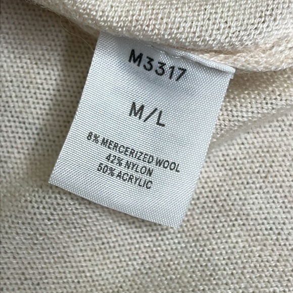 Kerisma Elegant Cream Mercerized wool blend lightweight high low sweater, M/L - Picture 12 of 17